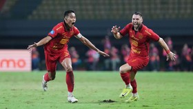 FOTO: Gol 45 Meter Rizky Ridho, Rekor Kandang Persija Ternoda