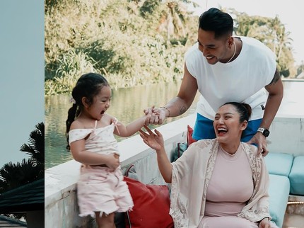 Siti Badriah Sempatkan Ajak Xarena Liburan saat Hamil Anak Kedua, Intip 7 Potretnya