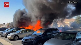 VIDEO: Pesawat Jatuh Timpa Mobil hingga Terbakar di Pennsylvania