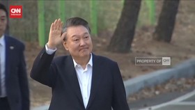 VIDEO: Mantan Presiden Korea Yoon Suk Yeol Keluar dari Penjara