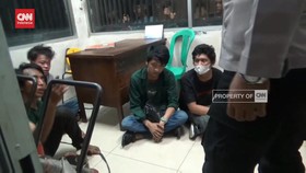 VIDEO: 4 Pencopet Diamuk Massa Usai Beraksi di Masjid Istiqlal