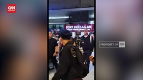 VIDEO: Patrick Kluivert dan Jordi Cruyff Tiba di Indonesia