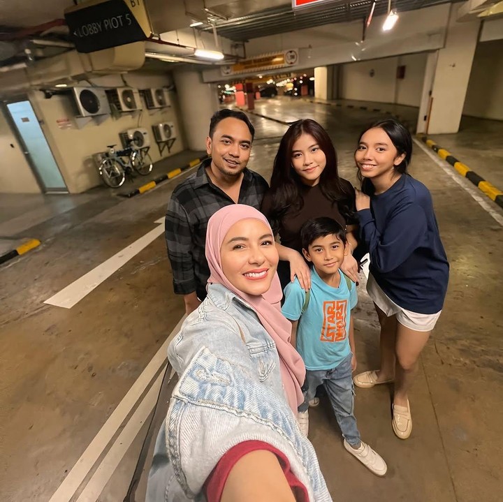 <p>Si bungsu Bambang kini sudah genap berusia delapan tahun, Bunda. Meisya pun kerap membagikan potret kebersamaannya dengan sang putra melalui laman Instagram-nya. (Foto: Instagram: @meisya__siregar)</p>