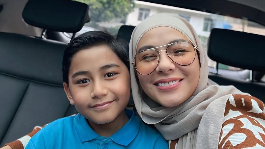 Bambang Anak Meisya Siregar Bambang Anak Meisya Siregar