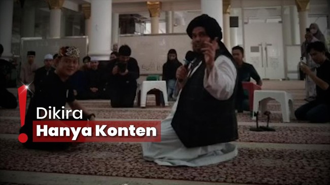 Mualaf Didampingi Ustaz Derry, Bobon Santoso Unggah Ayat Alquran Ini