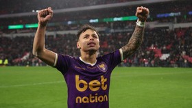 Rumor Transfer: Dean James Gabung AEK Athens?