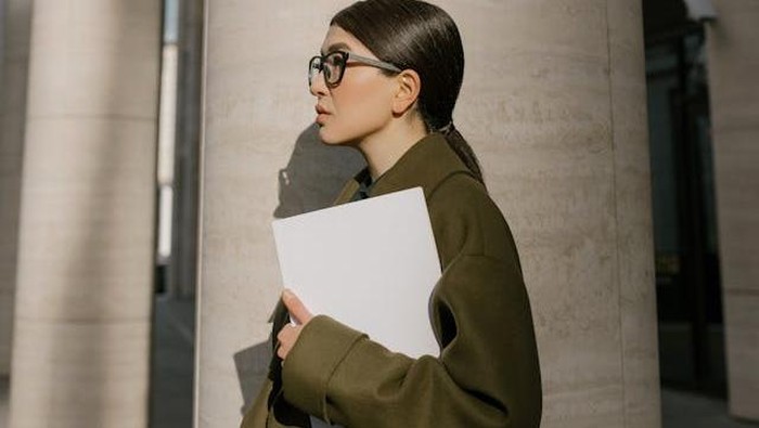 Ini 5 Kelebihan Introvert yang Akan Membantunya Sukses di Dunia Kerja