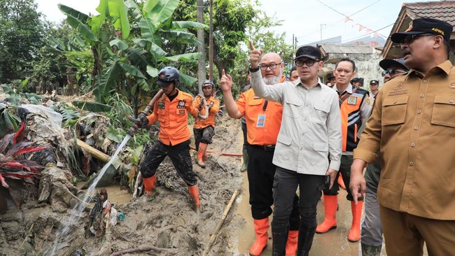 Wamendagri Bima Arya mengingatkan para kepala daerah terkait mitigasi bencana, menyusul prediksi BMKG akan hujan lebat di sejumlah wilayah pada 10-20 Maret.