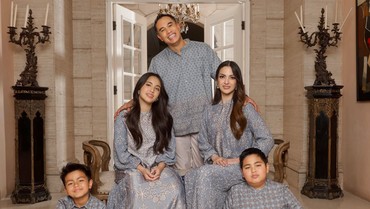 img-title Nia Ramadhani & Ardi Bakrie Curhat soal Mikhayla Sang Putri yang Beranjak Remaja