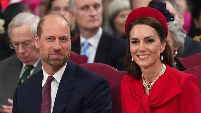 Kate Middleton Tampil dengan Gaun Merah Merona Saat Rayakan Hari Persemakmuran