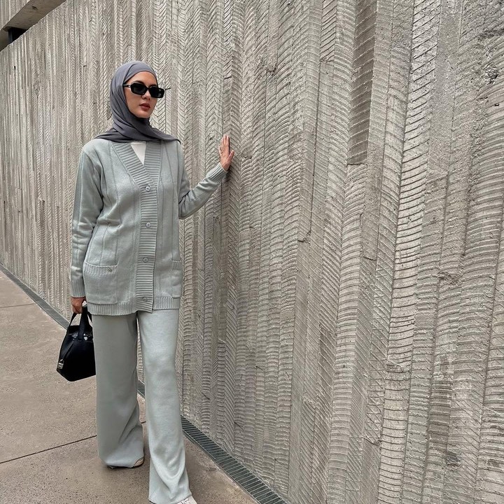 <p>Siapa yang tak kenal dengan Bunda seleb yang satu ini? Paula Verhoeven mengawali kariernya di bidang modeling yang berkaitan juga dengan <em>fashion and beauty.</em> Tak khayal Bunda yang satu ini piawai dalam padu padan <em>outfit.</em> (Foto: Instagram@paula_verhoeven)</p>