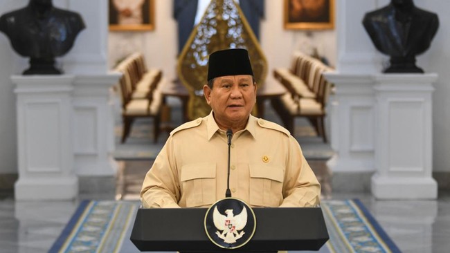 Presiden Prabowo menyebut masalah penundaan pengangkatan CPNS menjadi Oktober 2025, sementara PPPK pada Maret 2026.