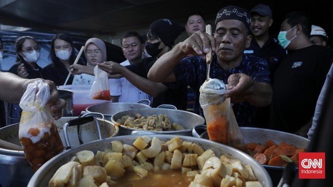 Bulan suci Ramadan 1446 Hijriah telah memasuki hari ke-16 pada Minggu (16/3) hari ini. Cek jadwal buka puasa selengkapnya di sini.