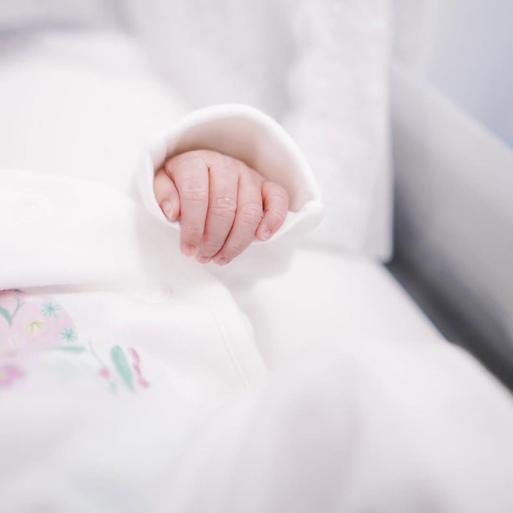 <p>Artis Velove Vexia melahirkan anak pertamanya, Senin (10/3/2025). Istri Zakry Sulisto ini belum mengungkap jenis kelamin serta nama anak yang menjadi salah satu dari generasi Beta ini. (Foto: Instagram @vaelovexia)</p>