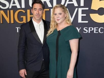 Kisah Cinta Amy Schumer Aktris 'Kinda Pregnant' dengan Suami Autistik