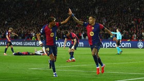 FOTO: Raphinha dan Yamal Menggila, Barcelona Lolos Perempat Final