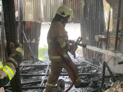 Kebakaran Hanguskan Bengkel di Depok, Diduga Akibat Korsleting