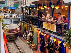 Vietnam Ramai Turis, tapi... Mana Duitnya