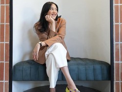 Idap Back Pain, Begini Cara Putri Tanjung Bisa Tetap Produktif Kerja