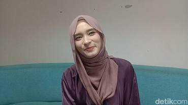 img-title Sibuk Syuting Selama Ramadan, Inara Rusli Bersyukur Bisa Kasih THR Karyawan