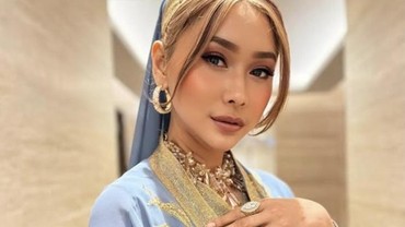 img-title Titiek Puspa Dilarikan ke Rumah Sakit, Inul Daratista Kenang Momen Bersama