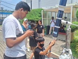 Berawal dari Hobi, Surabaya Astronomy Club Kenalkan Fenomena Tata Surya