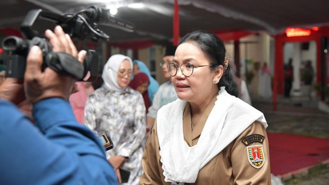 Pemkot Semarang, Jawa Tengah bakal membebaskan retribusi bagi masyarakat nan hendak mempergunakan akomodasi publik, utamanya instansi Kecamatan dan Kelurahan.