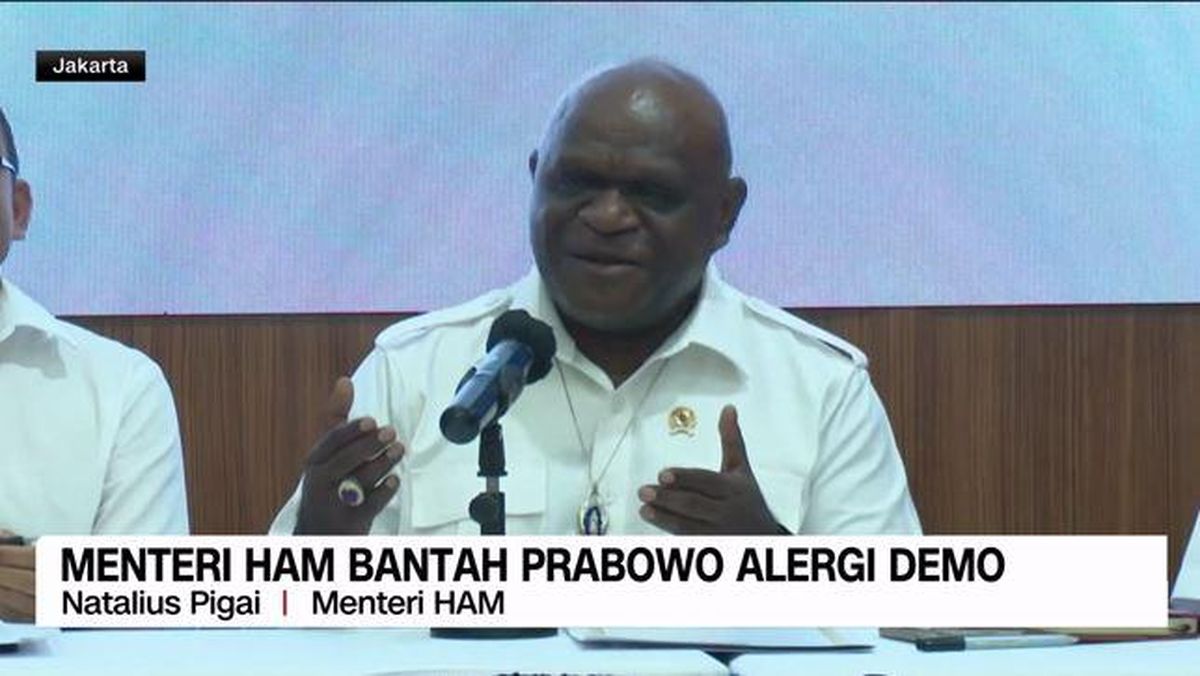 VIDEO: Menteri HAM Bantah Prabowo Alergi Demo