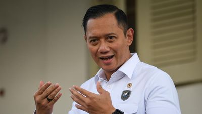 Menko Infrastruktur dan Pembangunan Kewilayahan Agus Harimurti Yudhoyono menyampaikan keterangan kepada wartawan usai melakukan pertemuan dengan Presiden Prabowo Subianto di Istana Kepresidenan, Jakar