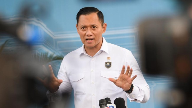 Pemerintah Susun Insentif untuk Pelaku Usaha Demi Basmi ODOL Pemerintah tengah menyusun insentif bagi pelaku usaha agar tidak lagi terlena mengirimkan barang melebihi kapasitas muatan truk (ODOL).
