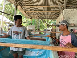 Upaya Tio Membawa Perahu Asal Pangandaran Mendunia