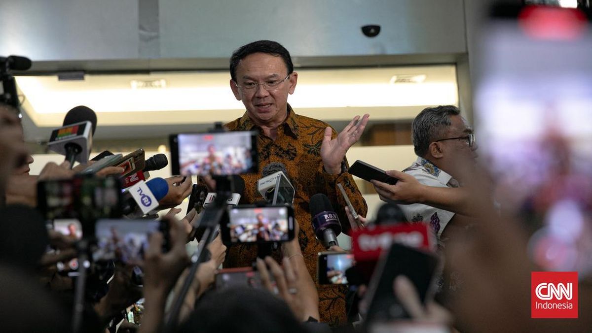 8 Jam Diperiksa Kejagung, Ahok Ngaku Dicecar 20 Pertanyaan