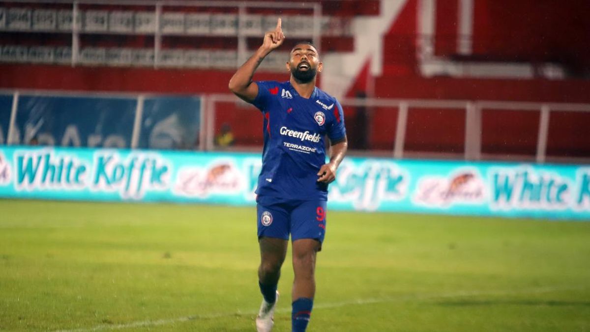 Hasil Liga 1: 10 Pemain Arema FC Hajar Barito Putera 4-2