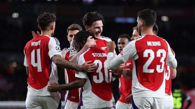 Arsenal berhasil lolos ke perempat final Liga Champions dengan keunggulan agregat 9-3 atas PSV Eindhoven. The Gunners bermain imbang lawan PSV di leg kedua.