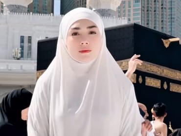 img-title Terpopuler: Awal Mula Lisa Mariana Dekati RK vs Cerita Syahadat Celine Evangelista