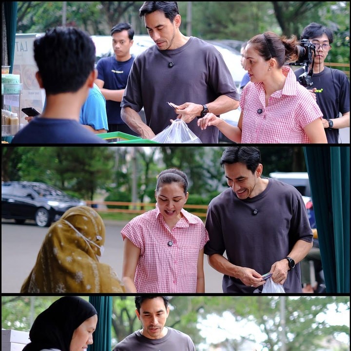 <p>Saat berburu takjil, Donna dan Darius mengenakan pakaian casual. Keduanya berkeliling bersama ke pedangan yang menjajani beragam menu taljil di pinggir jalan. (Foto: Instagram @darius_sinathrya/ @dagnesia)</p>