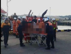 Kondisi 15 Awak Kapal yang Meledak Dahsyat di Perairan Lamongan