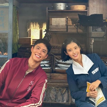 Beda Kekayaan Park Bo Gum dan IU, Pemeran Utama 'When Life Gives You Tangerine'