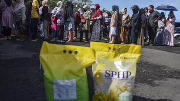 FOTO: Gerakan Pangan Murah Ramadan Diserbu Warga