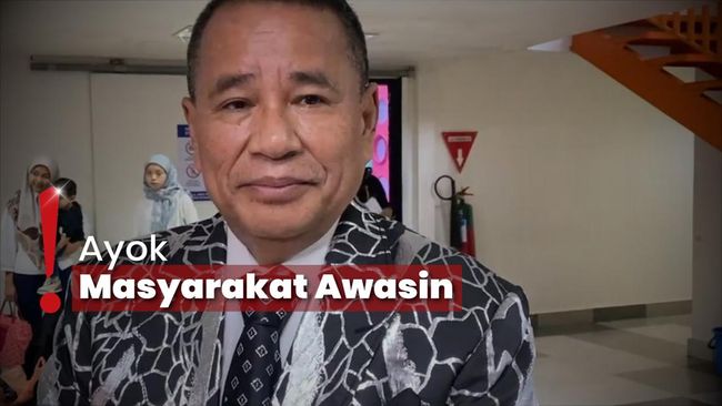 Absen Sidang, Hotman Paris Bandingkan Kegantengan dengan Razman Arif