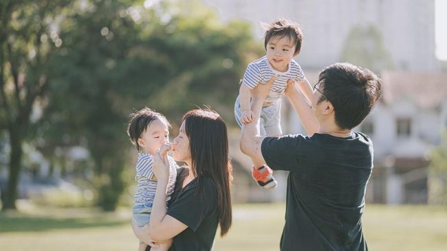 Studi Terbaru Ungkap: Ibu dengan Dua Anak Justru Punya Risiko Kesehatan Mental Lebih Rendah! Ini Penjelasannya...