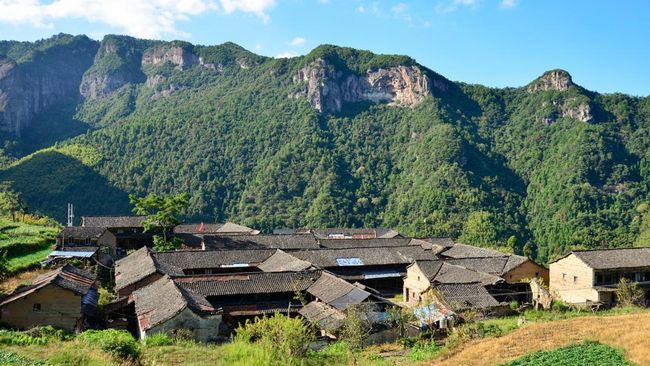 Sejak 2025, banyak wisatawan datang ke Desa Mililing dan komite desa menyebut bahwa saat Festival Musim Semi ada 10 ribu wisatawan yang datang tiap hari.