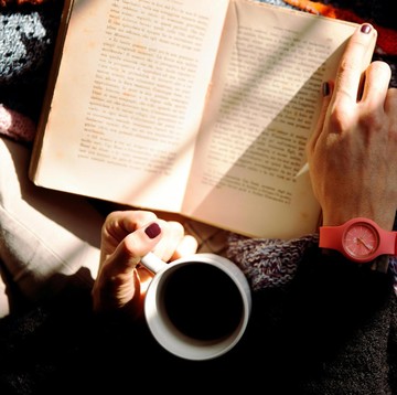 Bukan Sekedar Bacaan! Ternyata Ini 6 Manfaat Baca Buku yang Mungkin Belum Kamu Ketahui