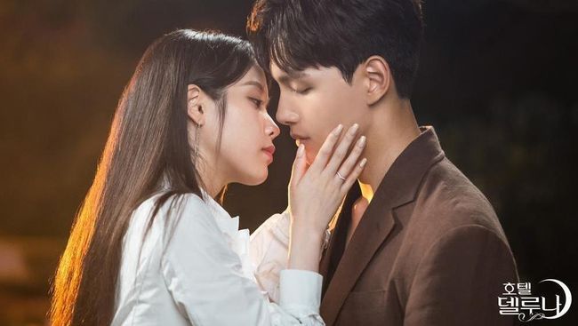 Jago Bangun Chemistry, Ini 4 Pasangan IU di Drakor Populer yang Sukses Bikin Baper