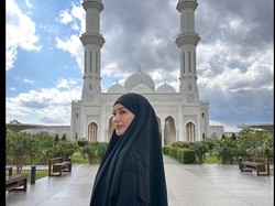 Perjalanan Mualaf Mantan Bintang Porno Rae Lil Black