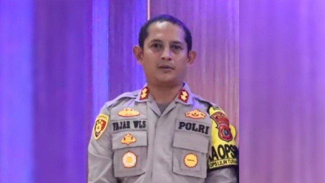 Polri tak boleh berlarut-larut menangani kasus kekerasan seksual dan narkoba yang eks Kapolres Ngada AKBP Fajar. Publik menanti keseriusan.