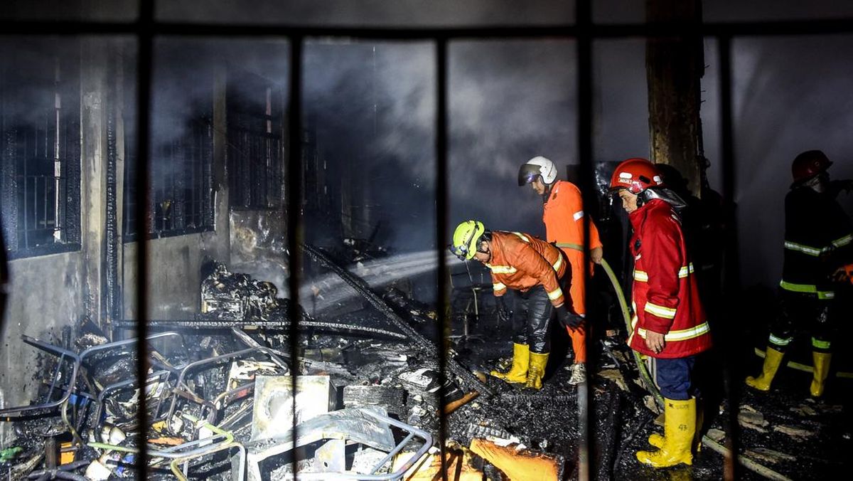 Puluhan Rumah di Kebayoran Lama Jaksel Terbakar, Dua Orang Terluka
