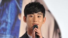 Kim Soo-hyun Diisukan Punya Banyak 'Selir' saat Pacaran dengan Sae-ron
