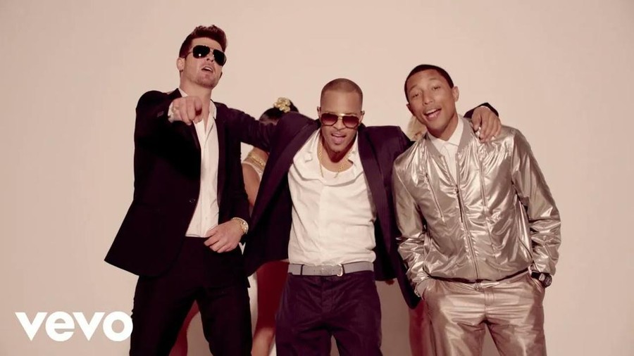 Lirik Lagu Blurred Lines - Robin Thicke feat&period; Pharrell Williams