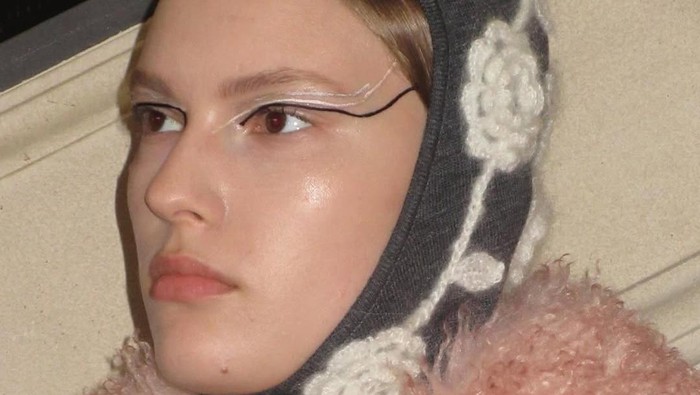 img-title Didominasi Riasan Mata, Inilah 7 Tren Makeup dari Paris Fashion Week Fall/Winter 2025